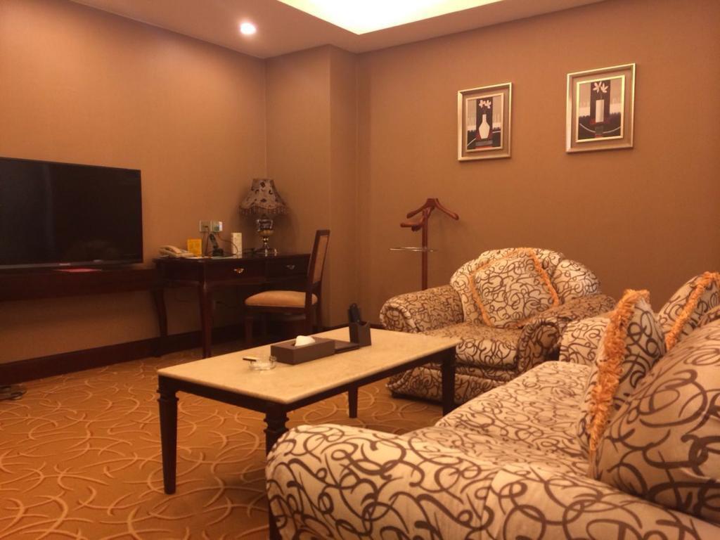 Green Land Hotel Kunming Zewnętrze zdjęcie