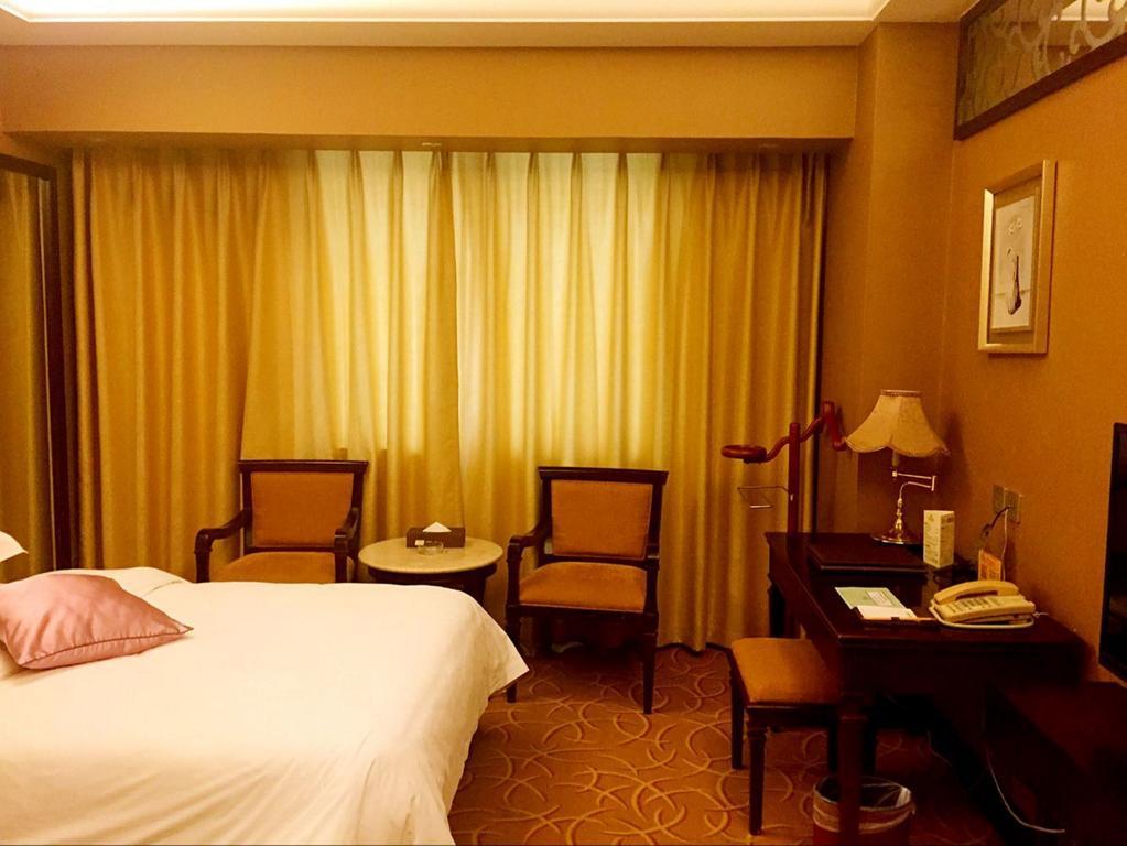 Green Land Hotel Kunming Zewnętrze zdjęcie