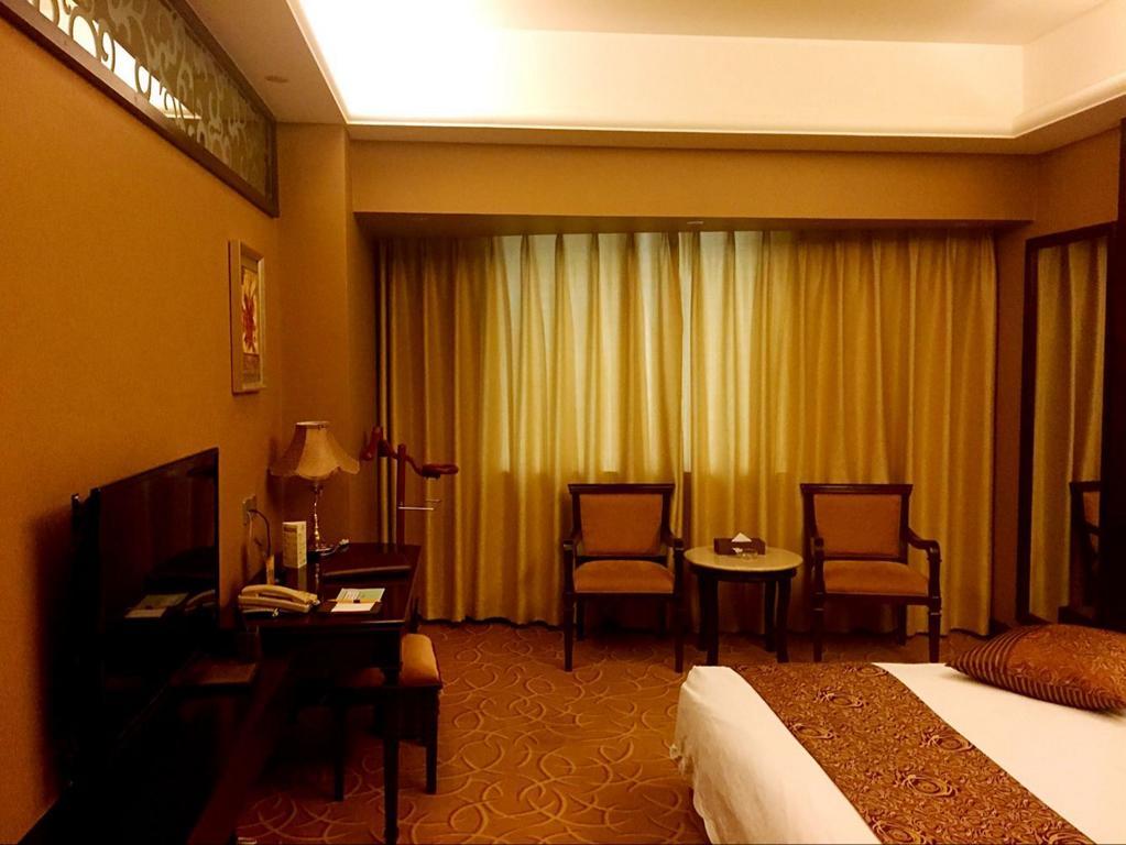 Green Land Hotel Kunming Zewnętrze zdjęcie